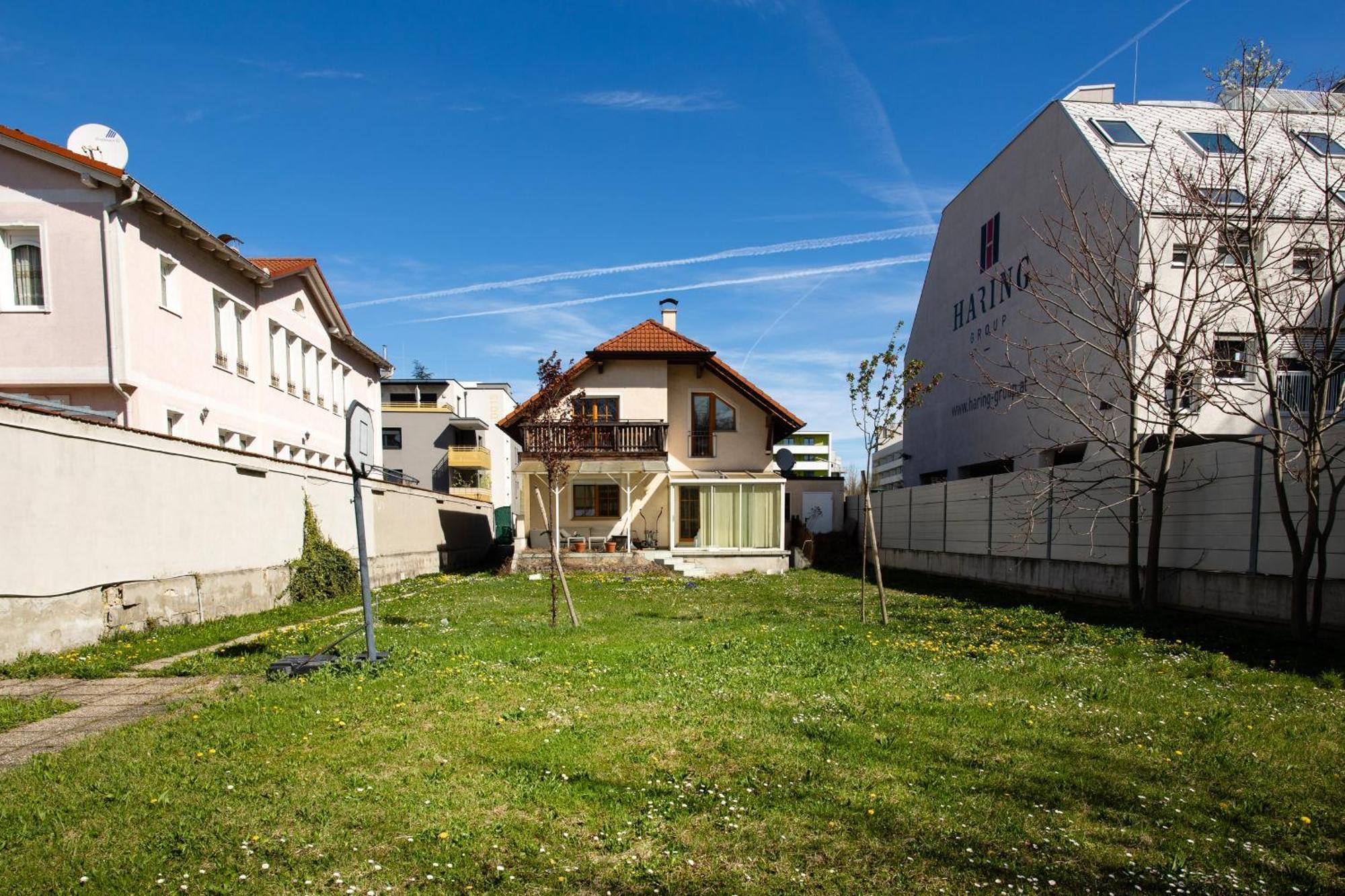 Holiday home 4-bedroom House & Large Garden Vienna